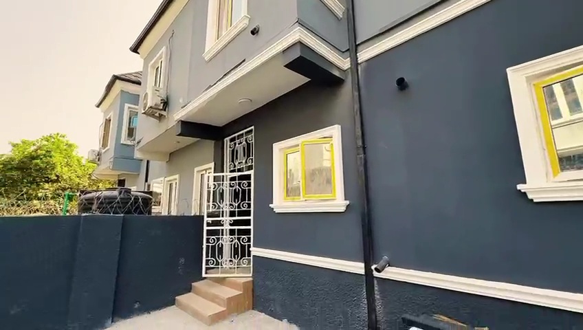 4 Bedroom Terrace Duplex in  Idu/Karmo For Sale  