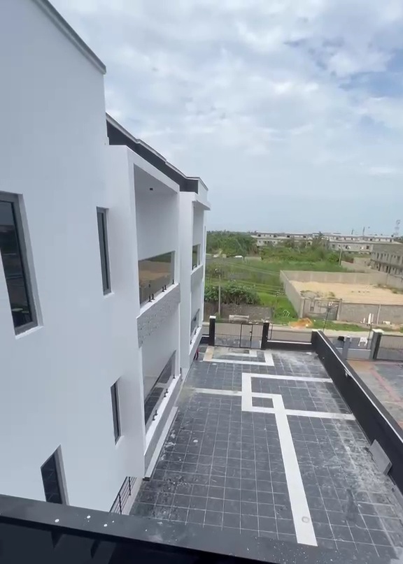 2 Bedroom Apartment For Sale in Lekki Phase ll
